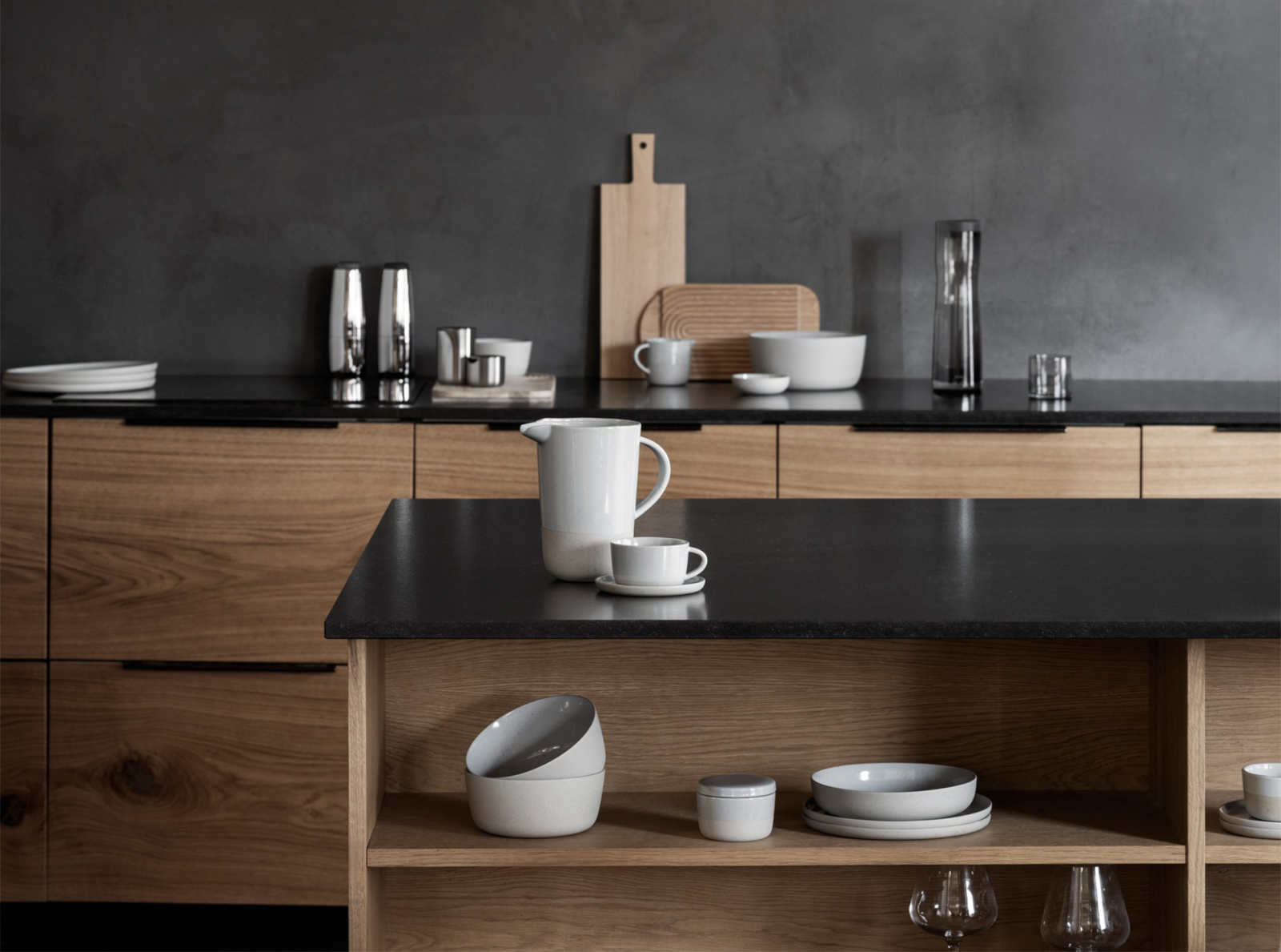 kitchen scenery with dishes and mugs